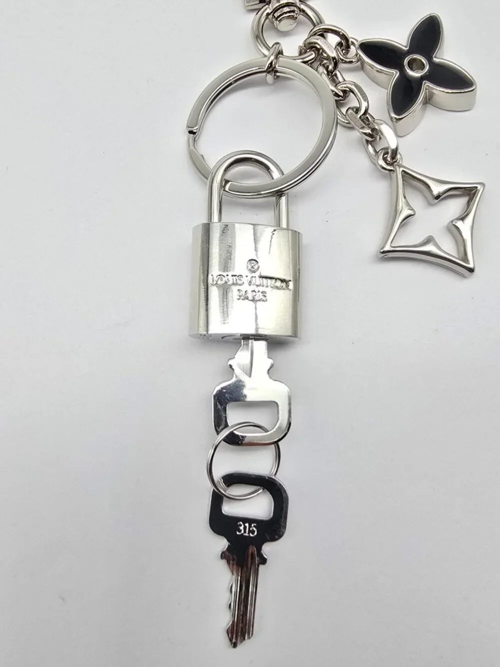 Authentic Louis Vuitton Silver Padlock 🔒 Key Set w/ Unbranded Clover Bag Charm